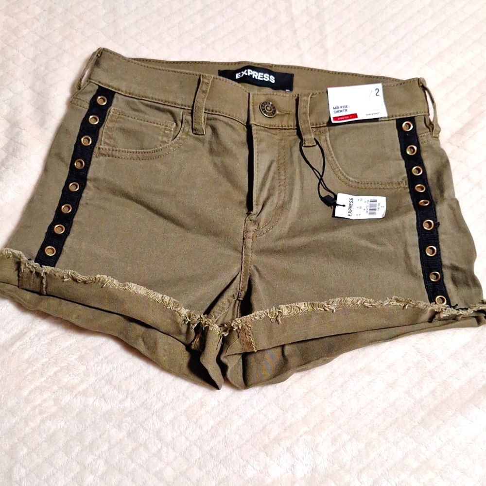 EXPRESS MID RISE SHORTIE GREEN / BROWN SAILOR SIZE 2